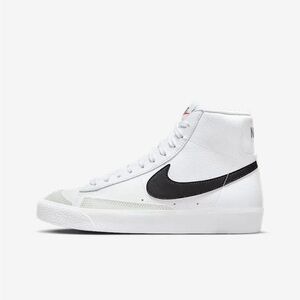 Nike Kids Blazer Mid ‘77 size 3.5